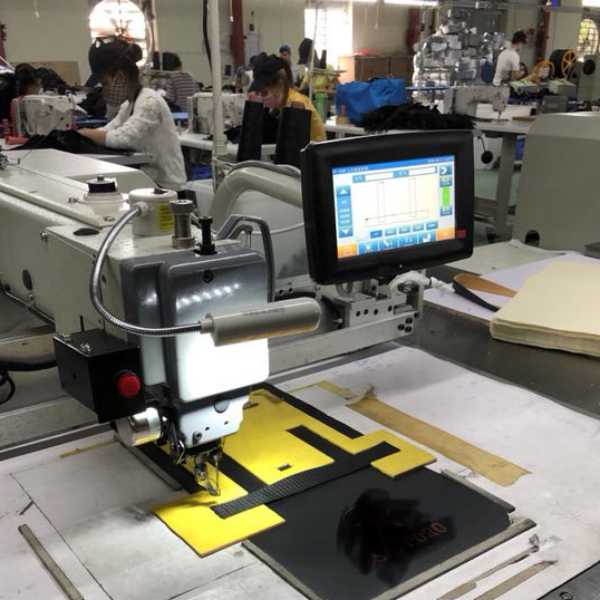 電腦車生產現場2.jpg 電腦車生產現場2.jpg